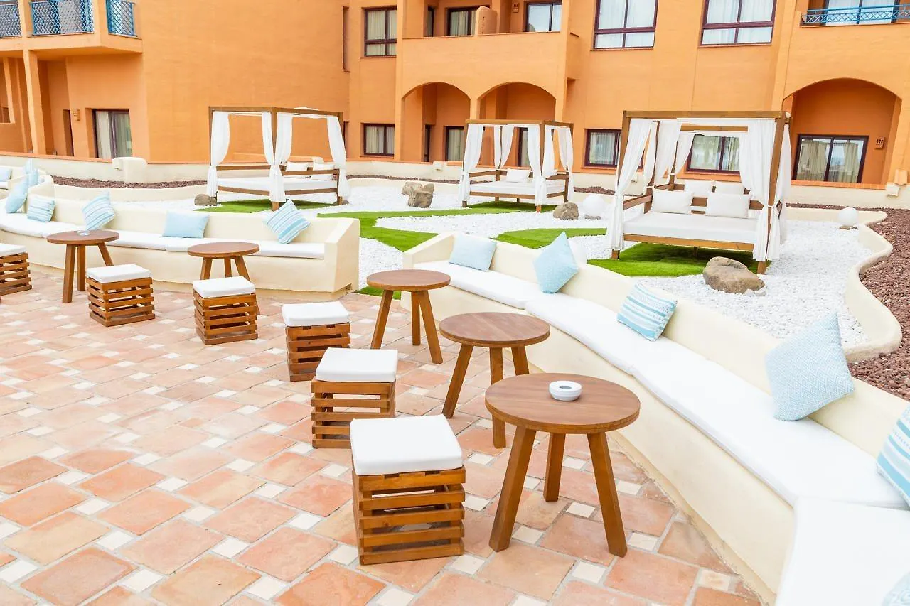 Hotel Oh Nice Caledonia エステポナ スペイン